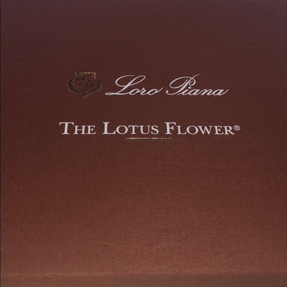 Cashmere/silk men’s/unisex scarf.